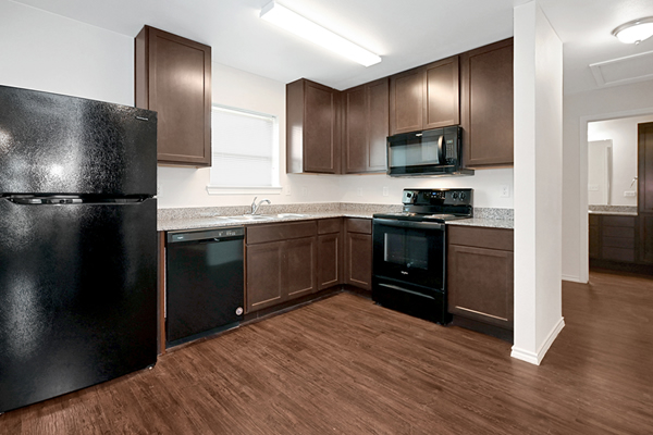 Features & Amenities Features & Amenities